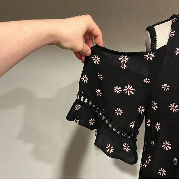 Floral cold shoulder short sleeve loose fit dress - Picture 4 of 13